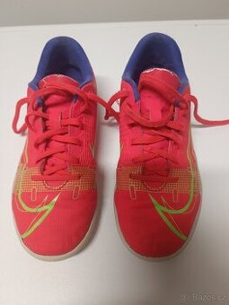 Dětské sálovky Nike 35.5