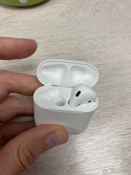 Apple Airpods 2. gennerace - Pravé sluchátko, dobíjecí case