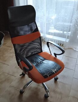 Prodám kancelářskou židli za symbolickou cenu