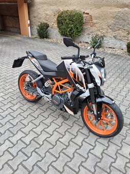 KTM 390 Duke