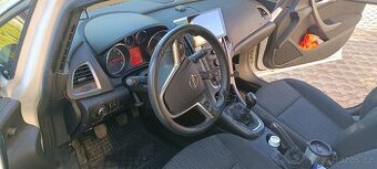 Prodám Opel Astra J  2014
