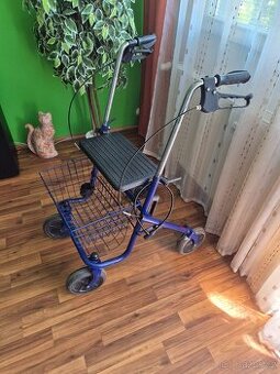 Invalidní chodítko