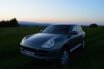 Porsche Cayenne 3.2 VR6 – 4x4, tažné, STK, 2 sady kol