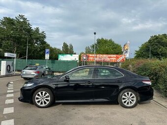 Toyota Camry, Toyota Camry 2,5 Hybrid-Černá