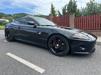 Jaguar XK 4,2 V8 automat / padla / black / super stav