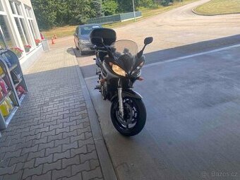 Yamaha FZ6