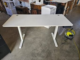 Nový elektrický výškově nastavitelný PC stůl s pamětí výšky
