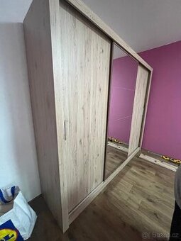 Šatní skříň v záruce