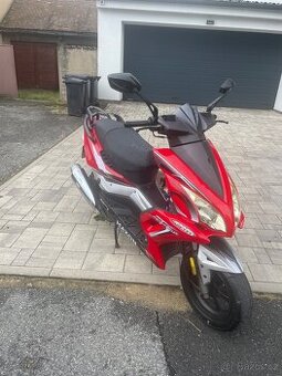 Skútr 125