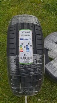 Nokian 255/60/R18