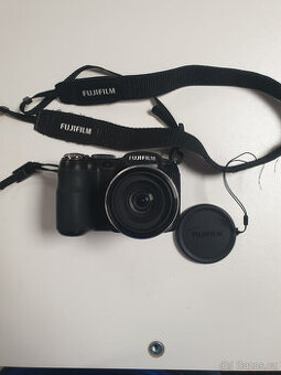 Fujifilm FinePix S1600, 12 Mpix, zoom: 15 x
