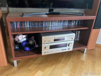 Skříňka / stolek pod TV