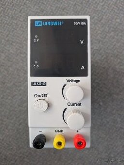 Laboratorní regulovaný zdroj 30V/10A