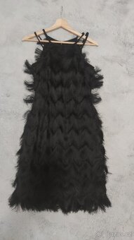 Luxusní šaty Guess s třásněmi