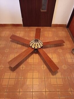 Ventilátor se sklem Tiffany