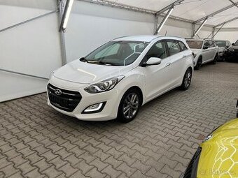 Hyundai i30 combi 1.6 CRDi,100 kW,manual,Style,AC,1maj,DPH