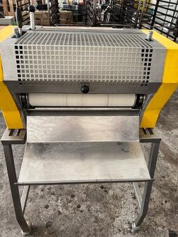 Stroj na rohlíky Rollomat R1