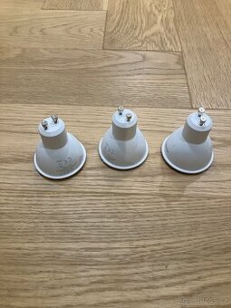 3x LED žárovka, patice GU10 4,8W, 420lm, 3000K