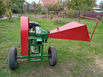 Motorový špalíkovač