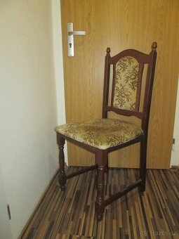 Starožitná řezbovaná židle
