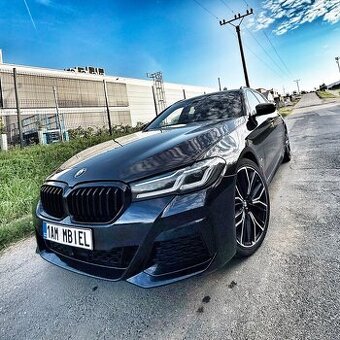 BMW 530xd 210 kW, M-Packet, LASER, PANO, KESSY, HUD, NAPPA