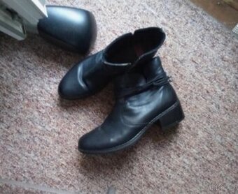 Kotníkové boty Rieker vel.42.