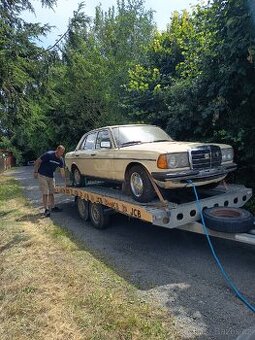 Mercedes 240D