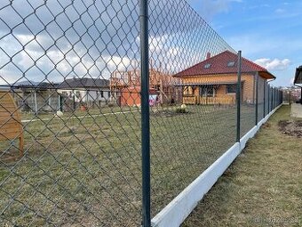 Zedník / stavba plotů -  Uh. Hradiště