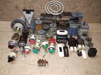 Vypínače, zástrčky, transformátor.