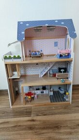 Dřevěny domeček pro panenky