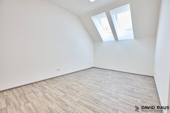 Pronájem kancelářských prostor 33 m2 areál Stará Pošta, Rajh