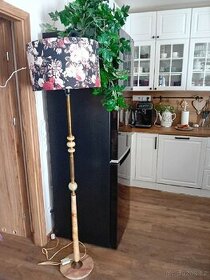 Stojací lampa