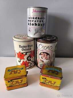Staré plechové nádoby, retro plechovky