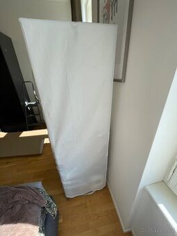 Bílá šatní skříň Breim Ikea se zipem