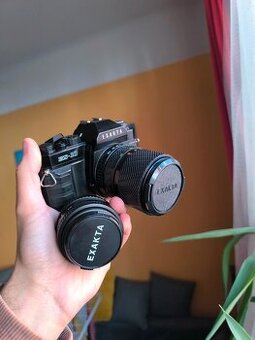 Zrcadlovka Exakta HS-10 + Dva Objektivy (Pentax)