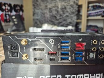 Asus Maximus IX + intel i5 6500 + 8GB DDR4 Hyperx
