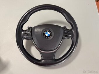 Volant BMW F10 Výhřev, Vibrace JAKO NOVÝ