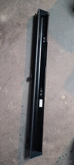 8D9 861 691 Audi A4 B5 Avant síťovaná přepážka YL6 antracito