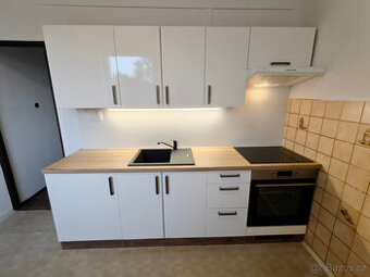 Pronájem bytu 3+1, 69 m² – SNP, Vimperk II - 1