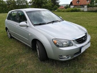 KIA CERATO 2004 BENZÍN DIGIKLIMATIZACE