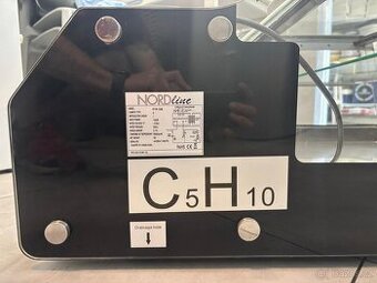 Stolní chladící vitrína NORDline RTW-128B