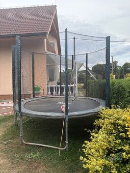 Trampolína