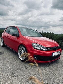 Golf 6 GTI edice Adidas DSG