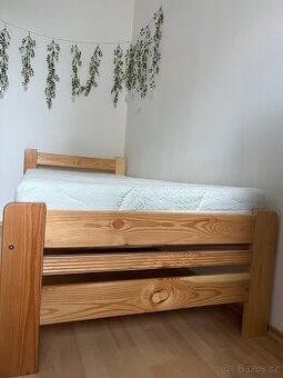 Postel s matrací