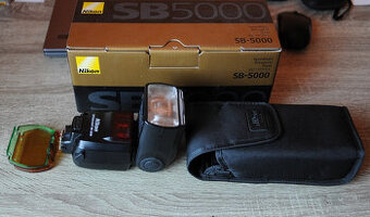 Blesk Nikon SB5000