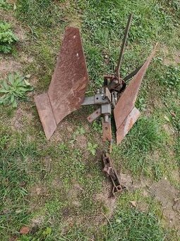 Oboustranný pluh za malotraktor