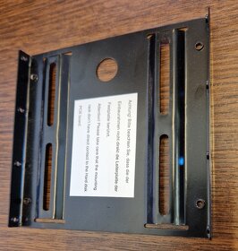 Montážní redukce z 2,5" do 3,5" pozice pro SSD disky