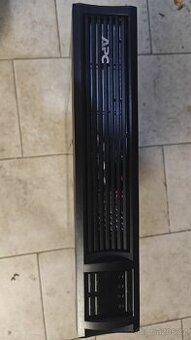 2x profi UPS APC SMT1000RMI2U v perfektním stavu
