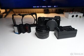 Sony A6300 + Objektiv + Příslušenství