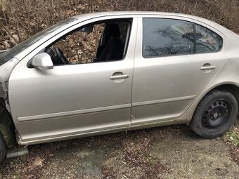 Škoda Octavie 2 , zlata barva , náhradní dily